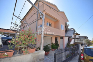 Tribunj - Casa con 7 appartamenti in super posizione