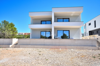 Vodice - **NUOVA COSTRUZIONE** Appartamento S4 con terrazza sul tetto, vista mare