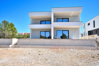 Vodice - **NUOVA COSTRUZIONE** Appartamento S4 con terrazza sul tetto, vista mare