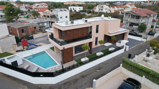 Elegante villa di lusso con piscina, giardino e dotazioni premium – Vodice