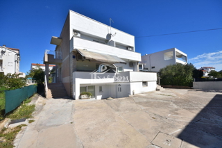 Tribunj - Casa con 5 appartamenti a 400m dalla spiaggia
