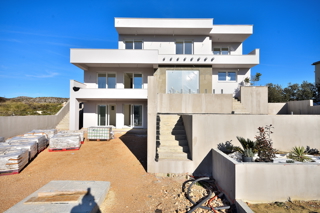 Šibenik, Donje Polje - villa con piscina