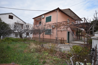 Vodice - casa indipendente con 2 appartamenti e garage