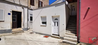 Pula, Šijana casa ristrutturata con tre appartamenti