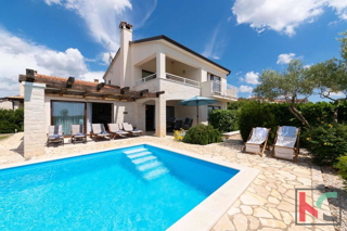 Istria, zona Parenzo, villa 166 m2 con vista panoramica sul mare, #vendita