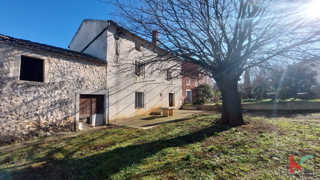 Istria, villaggio di Rovigno, casa in pietra su terreno di 1335 m2, #vendita