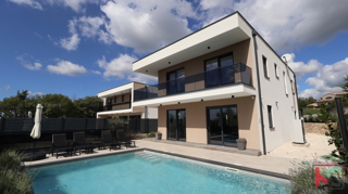 ISTRA, SVETVINČENAT, VILLA MODERNA CON PISCINA #VENDITA