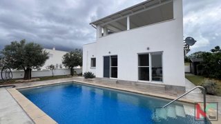 ISTRA, GALIŽANA, VILLA INDIPENDENTE CON PISCINA, POSIZIONE TRANQUILLA #VENDITA