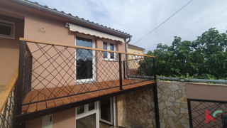Liznjan, casa a schiera con due appartamenti, #vendita
