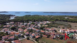 Istria - Fasana, attraente terreno edificabile non lontano dal mare e dalle spiagge