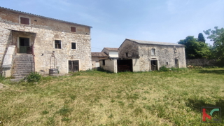 Istria, Svetvinčenat, due case autoctone in pietra d'Istria con giardino, #vendita