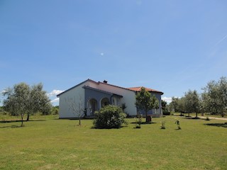 5825m2 di giardino