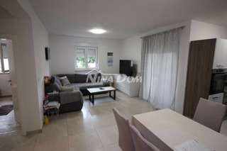 Appartamento lato sud a 254 metri dal mare, acqua e fognatura