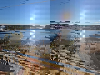 1. Fila di case Sutomišćica-isola di Ugljan