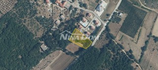 Terreno in vendita a Radovin-Zara – Ideale per casa o casa vacanze!