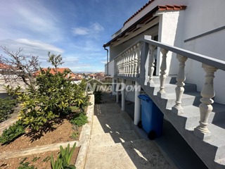 Casa con appartamenti a Drage, 4 unità + possibilità di ampliamento