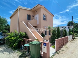 Proprietà familiare adatta sia per residenza occasionale che permanente