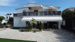 Lato sud a 90 metri dal mare condominio con giardino