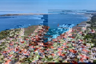 URGENTE!Terreno edificabile con permesso di costruzione per 4 appartamenti, Sali, Isola Lunga