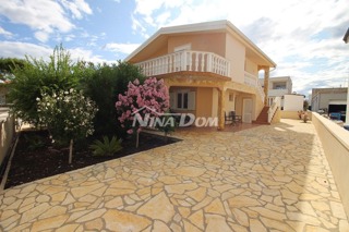 proprietà indipendente lato sud a 120 metri dalla spiaggia