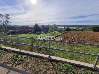 Terreno edificabile a Posedarje, a 600 metri dal mare con vista panoramica
