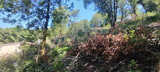 Marinići - vendita di terreno edificabile per la costruzione di un edificio residenziale