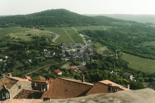 Zona Montona - terreno edificabile con vista su Montona