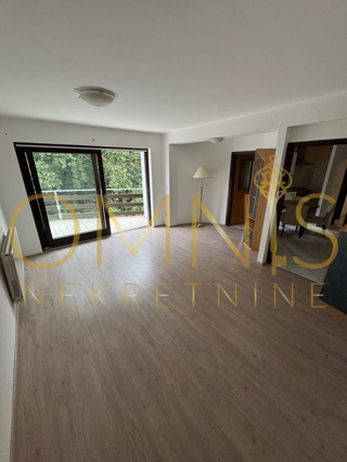 Appartamento trilocale Pobri, 70 m², garage