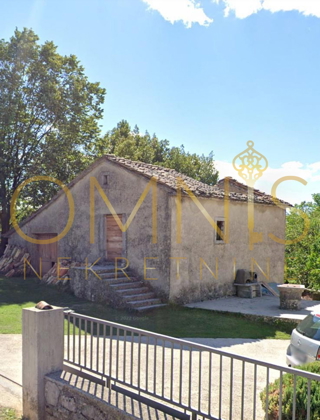 KASTAV – SPINČIĆI, CASA IN PIETRA 134 m² CON AMPIO GIARDINO 858 m²