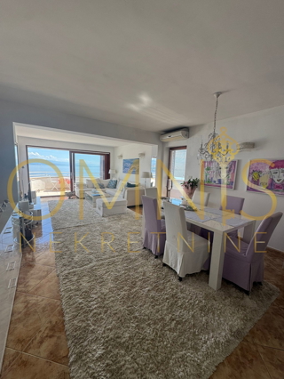 OPATIJA – APPARTAMENTO SU DUE LIVELLI IN VILLA CON VISTA PANORAMICA SUL MARE