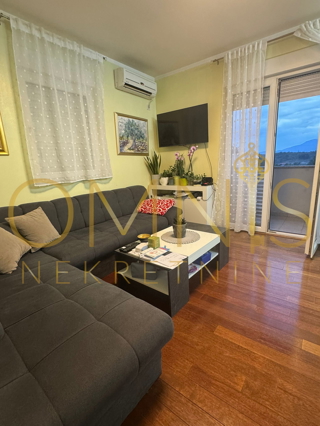 Viškovo, appartamento su due piani di 86 m² con terrazza e ripostiglio