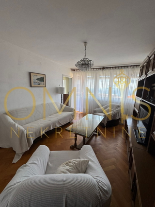 RIJEKA, PODMURVICE – Appartamento trilocale con balcone e vista mare, 68 m²