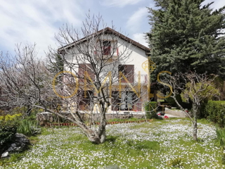 CRIKVENICA – GRIŽANE, casa di 300 m², a 5 km dal mare, grande cortile di 500 m²