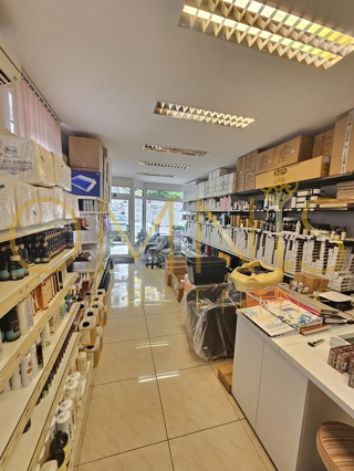 Škurinje – Locale commerciale con due posti auto, 83 m²
