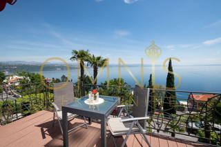 Opatija, Punta Kolova – ampio appartamento di 140 m² in seconda fila sul mare con vista