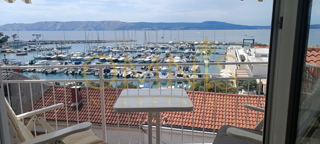 Novi Vinodolski – a 30 m dal mare, vista unica!