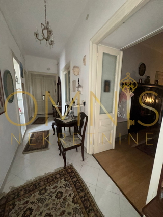 Appartamento trilocale a Belvedere, 90 m² – piano terra alto con balcone