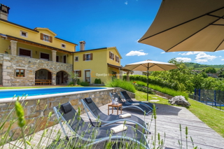 VILLA CON PISCINA 270 MQ - DINTORNI DI PAZINA - ISTRIA