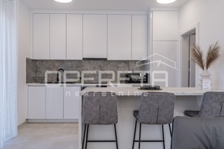 Vendita, Casa, Momjan, Momjan, Edificio doppio, 231m2