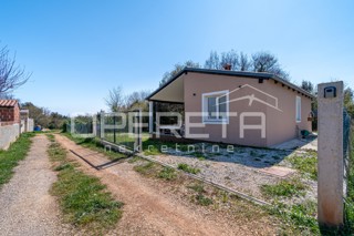 Casa indipendente al piano terra di 84 m2 vicino a Valtura circondata dal verde.