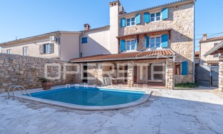 Istria, Zona di Vižinada – Casa istriana ristrutturata con piscina e vista