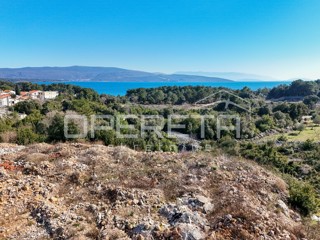 Terreno edificabile con vista panoramica – Krk, 771 m²