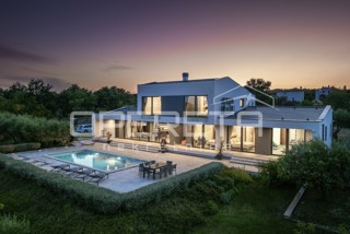 Villa di lusso su un ampio terreno e in tranquillità, Rakalj (Istria)