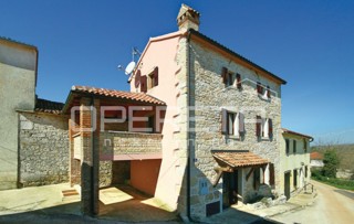 Vižinada – Casa in pietra con terrazza e spazio abitativo aggiuntivo