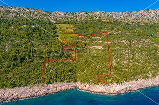 Terreno con potenziale agricolo a Potomje, 34.923 m², Pelješac