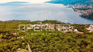 Eccellente opportunità – Terreno edificabile con vista mare sulla riviera di Opatija