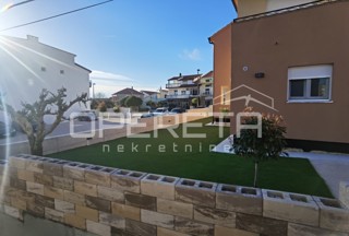 Nuova costruzione – casa con 4 camere da letto, su due piani, 210 m2, Bili brig, Zara