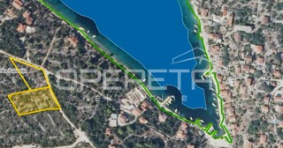 Terreno edificabile sull’isola di Drvenik Veliki – investimento perfetto e opportunità!
