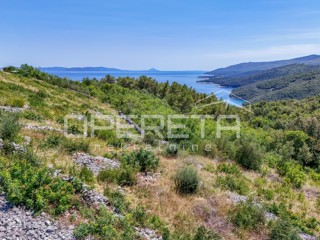 OPPORTUNITÀ – Terreno edificabile con vista aperta sul mare a Rabac, oltre 2.900 m²
