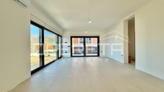 Appartamento con due camere da letto, primo piano, Rovanjska